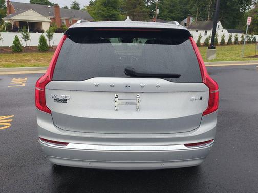 Silver Dawn Metallic 2023 Volvo XC90 B6 Plus 7-Seater