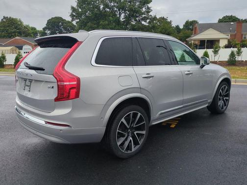 Silver Dawn Metallic 2023 Volvo XC90 B6 Plus 7-Seater