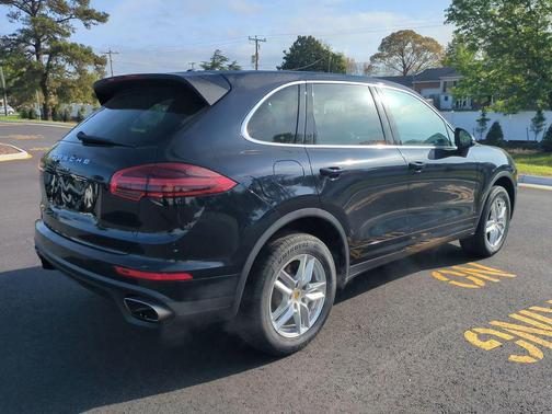 Moonlight Blue Metallic 2018 Porsche Cayenne Cayenne