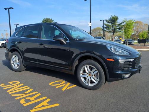 Moonlight Blue Metallic 2018 Porsche Cayenne Cayenne