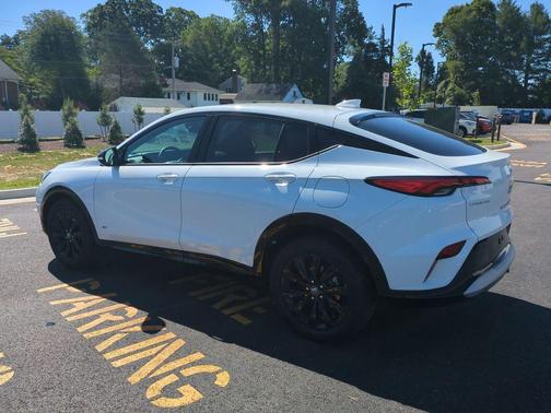 Summit White 2025 Buick Envista Sport Touring FWD