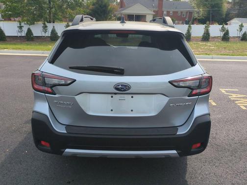 Ice Silver Metallic 2025 Subaru Outback Limited