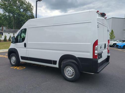 Bright White Clearcoat 2024 RAM ProMaster 2500 Tradesman