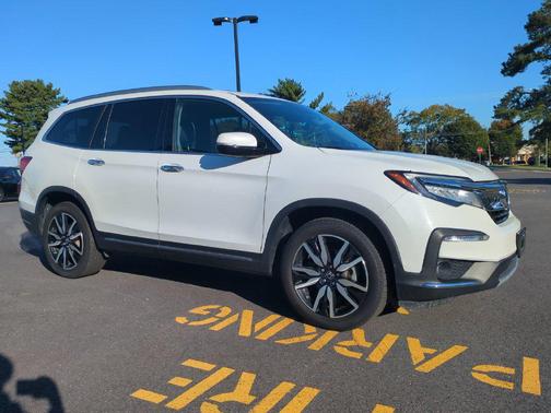 Platinum White Pearl 2021 Honda Pilot Touring 8-Passenger