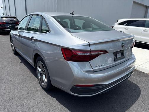 Pyrite Silver Metallic 2024 Volkswagen Jetta 1.5T SE