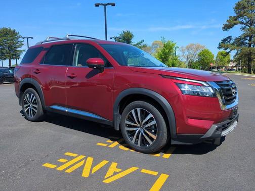 Scarlet Ember 2024 Nissan Pathfinder Platinum FWD