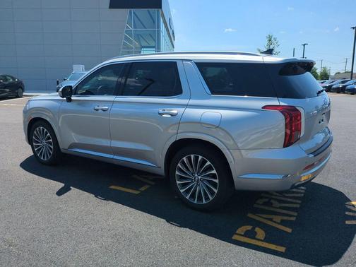 Typhoon Silver 2024 Hyundai PALISADE Calligraphy