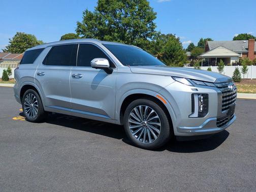 Typhoon Silver 2024 Hyundai PALISADE Calligraphy