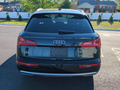 Black Metallic 2020 Audi Q5 45 Premium Plus