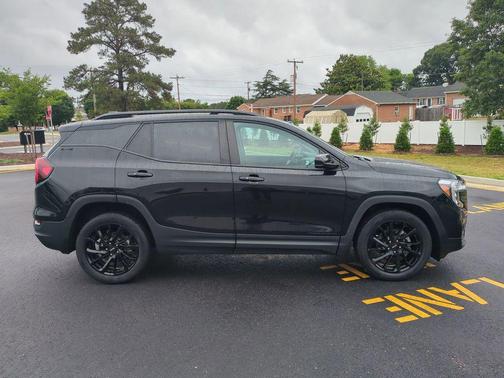 Ebony Twilight Metallic 2023 GMC Terrain SLE