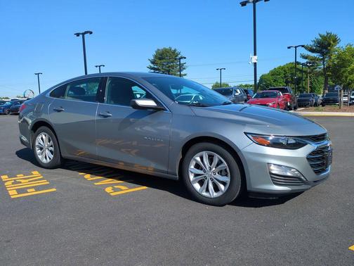 Sterling Gray Metallic 2024 Chevrolet Malibu FWD 1LT
