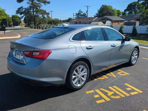Sterling Gray Metallic 2024 Chevrolet Malibu FWD 1LT