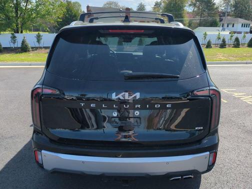 Ebony Black 2024 Kia Telluride SX Prestige
