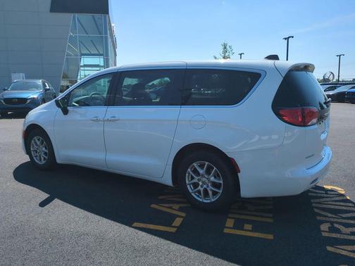 Bright White Clearcoat 2024 Chrysler Voyager LX