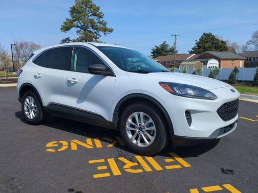 OXFORD WHITE 2022 Ford Escape SE