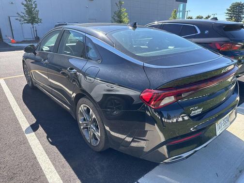 Ebony Black 2022 Kia K5 EX
