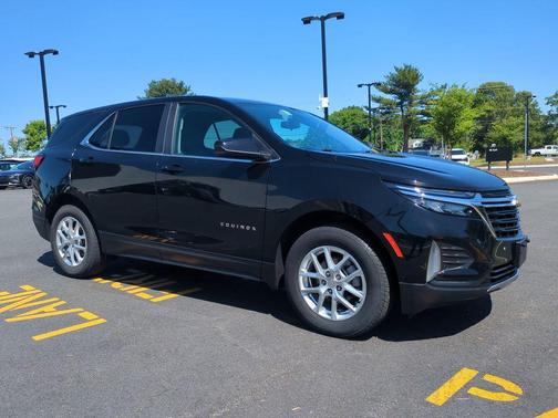 Mosaic Black Metallic 2024 Chevrolet Equinox 1LT