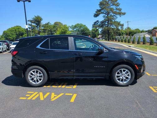 Mosaic Black Metallic 2024 Chevrolet Equinox 1LT