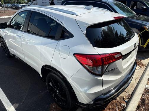 Platinum White Pearl 2022 Honda HR-V AWD Sport