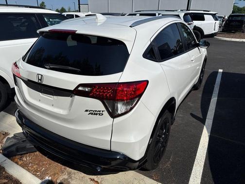 Platinum White Pearl 2022 Honda HR-V AWD Sport
