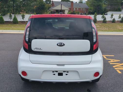 White w/Red Roof 2017 Kia Soul +