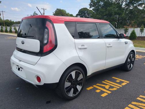 White w/Red Roof 2017 Kia Soul +