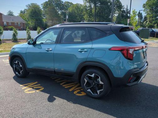 Pluton Blue/Black Roof 2026 Kia Seltos S
