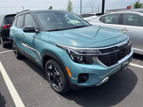 Pluton Blue/Black Roof 2026 Kia Seltos S