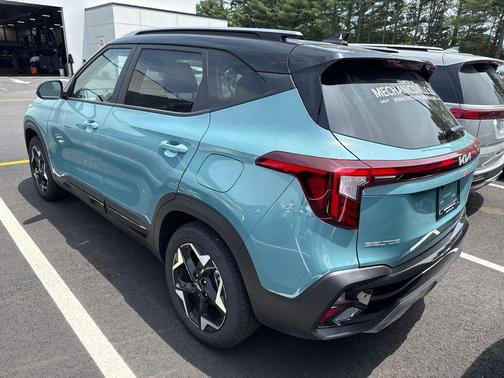 Pluton Blue/Black Roof 2026 Kia Seltos S