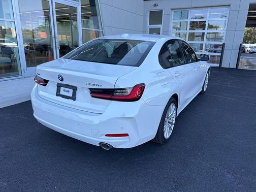 Alpine White 2023 BMW 330e xDrive