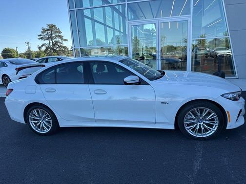 Alpine White 2023 BMW 330e xDrive