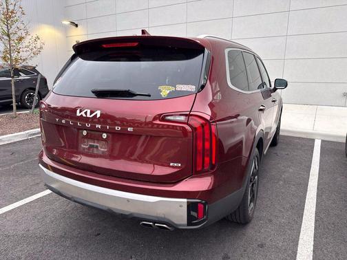 Dawning Red 2024 Kia Telluride S