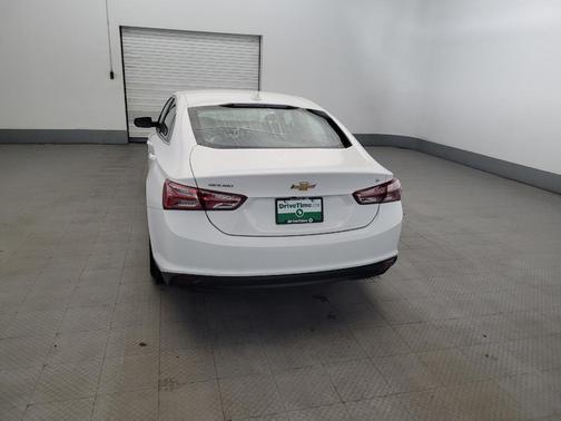 White 2019 Chevrolet Malibu LT