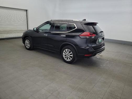 Black 2018 Nissan Rogue SV