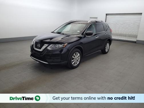 Black 2018 Nissan Rogue SV