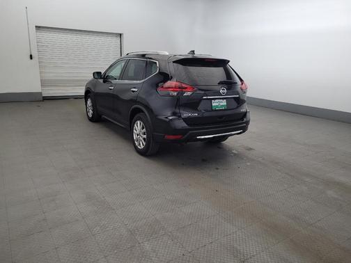 Black 2018 Nissan Rogue SV