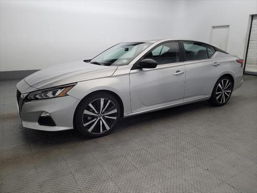 2022 Nissan Altima SR FWD