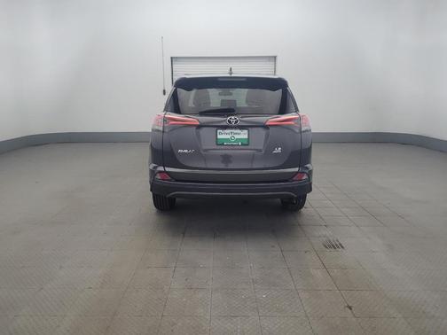 Magnetic Gray Metallic 2018 Toyota RAV4 LE