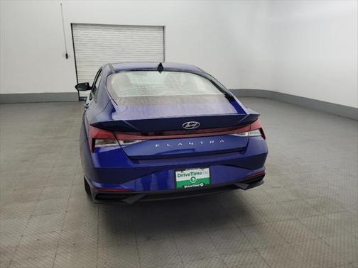 2022 Hyundai ELANTRA SE