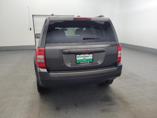 Granite Crystal Metallic Clearcoat 2017 Jeep Patriot 75th Anniversary Edition FWD