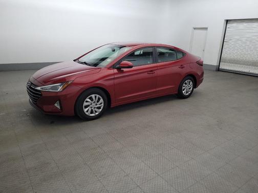 Scarlet Red 2019 Hyundai ELANTRA SE