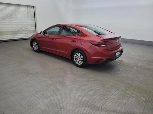 Scarlet Red 2019 Hyundai ELANTRA SE