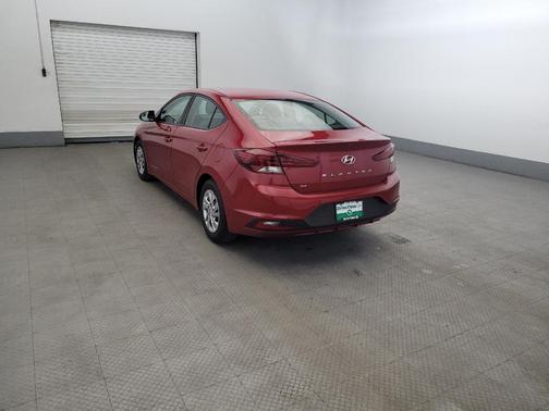 Scarlet Red 2019 Hyundai ELANTRA SE