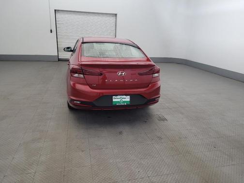 Scarlet Red 2019 Hyundai ELANTRA SE