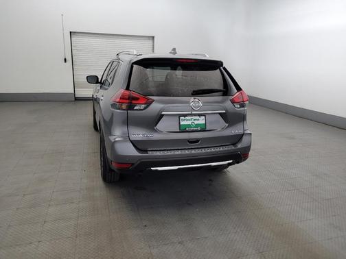 Gun Metallic 2019 Nissan Rogue SV