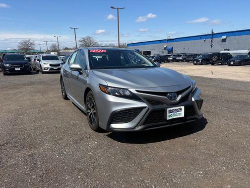 Silver 2023 Toyota Camry SE