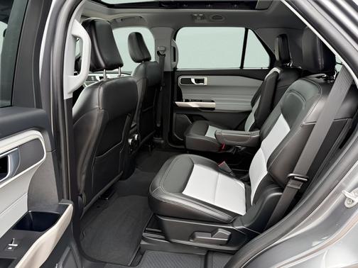 CARBONIZED GRAY METALLIC 2022 Ford Explorer XLT