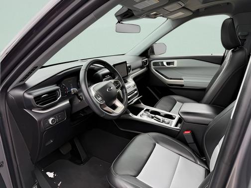 CARBONIZED GRAY METALLIC 2022 Ford Explorer XLT