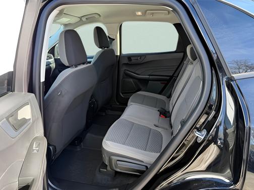 AGATE BLACK METALLIC 2022 Ford Escape SE