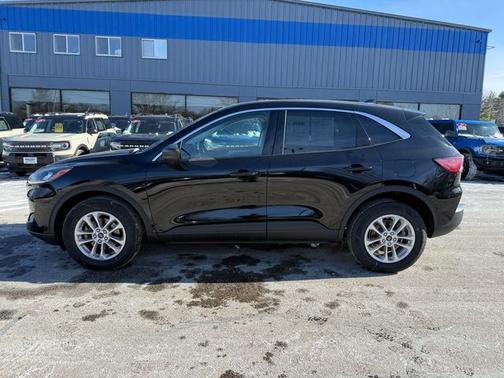 AGATE BLACK METALLIC 2022 Ford Escape SE